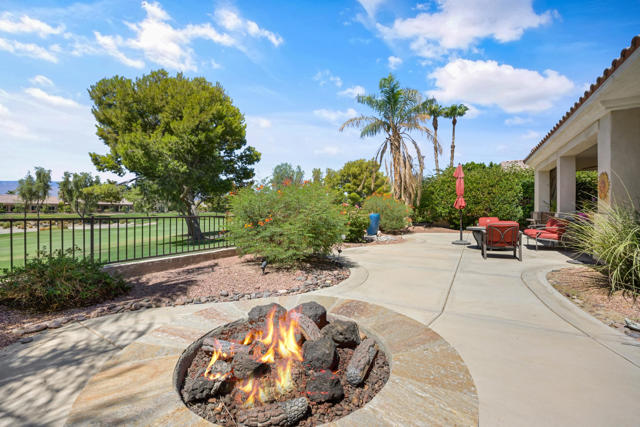 81193 Avenida Tres Lagunas, Indio CA: https://media.crmls.org/mediaz/c2e76499-e124-4d0b-84ad-5240f784c029.jpg