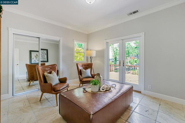 631 La Vista Rd, Walnut Creek CA: https://media.crmls.org/mediaz/c2e79987-f710-4727-907f-0dbb1f0880a6.jpg