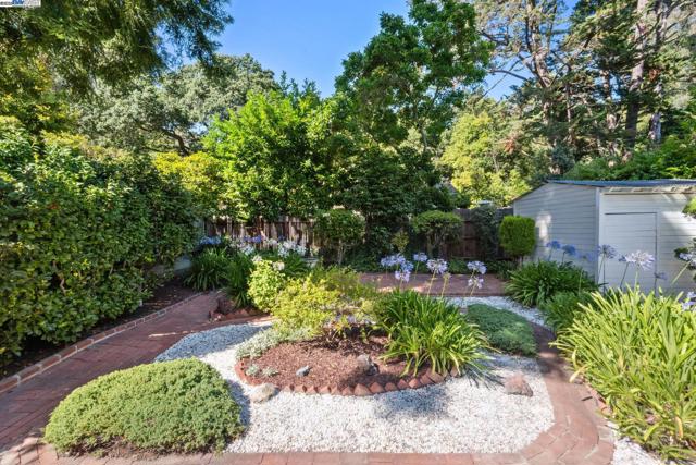 1658 Gouldin Rd, Oakland CA: https://media.crmls.org/mediaz/c2e7e7ec-4f5c-4c57-83cc-1d8913574fae.jpg