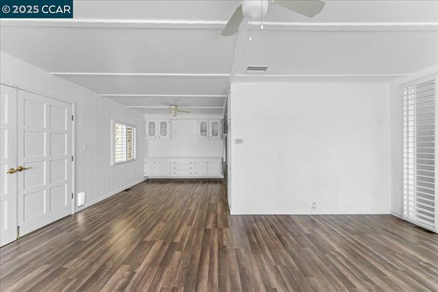 100 Welcome Ave, Concord CA: https://media.crmls.org/mediaz/c2e81537-3549-448b-b81e-701276c27be2.jpg
