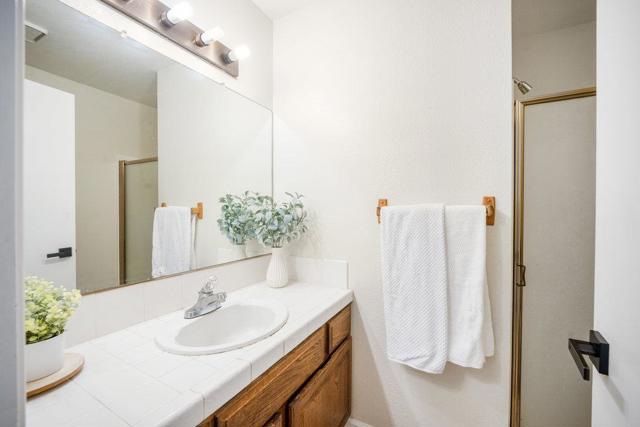 1711 Mantelli Drive, Gilroy CA: https://media.crmls.org/mediaz/c2e8b4ca-e3aa-4c06-8132-d4b867092458.jpg