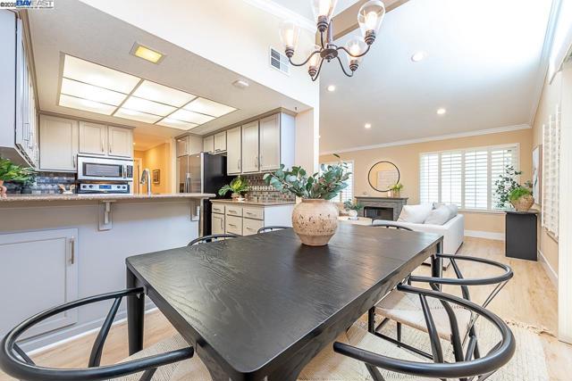 33036 Soquel St, Union City CA: https://media.crmls.org/mediaz/c2e9a368-850b-4d4c-a46d-ef1d9edd3a8b.jpg