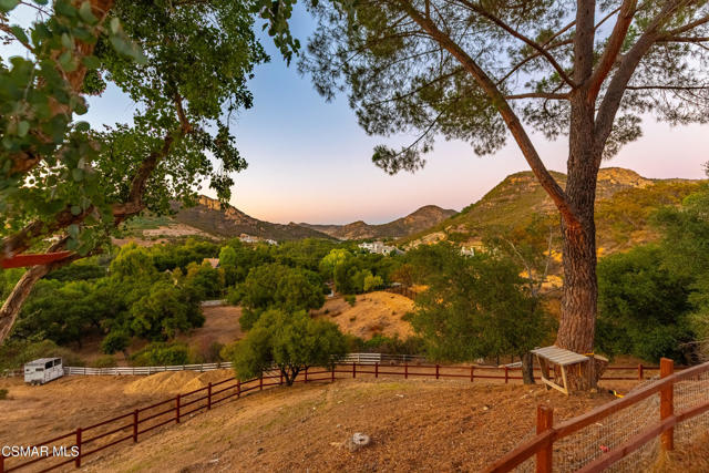 356 E Carlisle Road, Thousand Oaks CA: https://media.crmls.org/mediaz/c2e9b723-ba25-4eff-967e-eaa6571299f9.jpg
