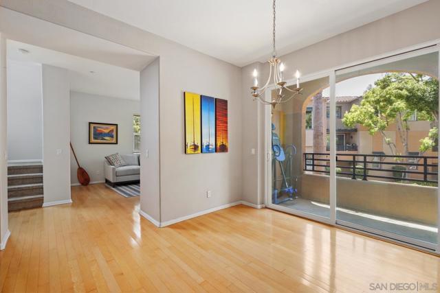 2801 Escala Cir, San Diego CA: https://media.crmls.org/mediaz/c2e9e35a-a2d4-4fa5-b3c3-33620ef0bea6.jpg