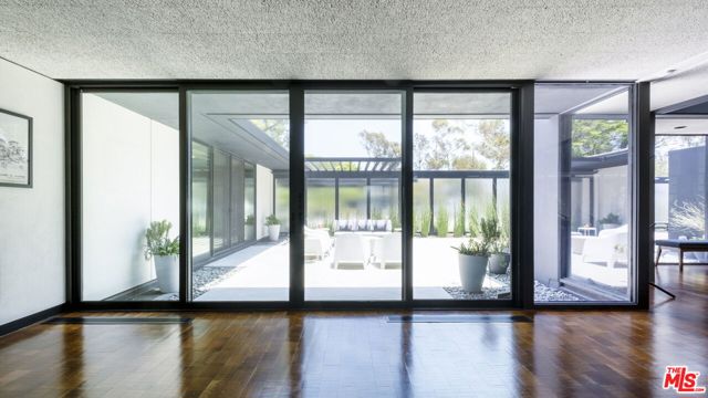 1100 Paso Alto Drive, Pasadena CA: https://media.crmls.org/mediaz/c2ea8f50-273a-4ca9-b3fd-bcaa3f70135f.jpg