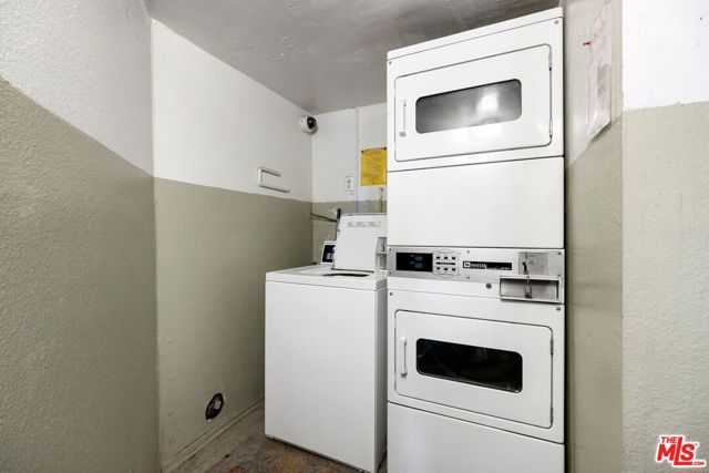 3321 Keystone Avenue, Los Angeles CA: https://media.crmls.org/mediaz/c2ead94e-8048-4bbf-b9fb-2be22765e0c1.jpg