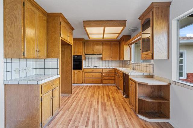 1080 Fairview Road, Hollister CA: https://media.crmls.org/mediaz/c2eb0968-7bad-46c2-8891-0e701c8eea00.jpg