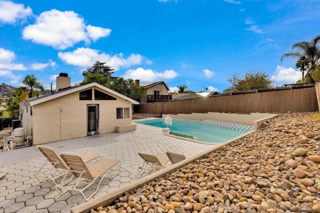 5170 Randlett Dr, La Mesa CA: https://media.crmls.org/mediaz/c2eb3b88-09c1-4c55-a952-05c5fea5ee87.jpg