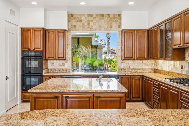 801 Deer Haven Circle, Palm Desert, CA 92211
