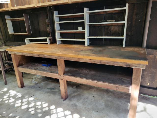 108 Green St, Martinez CA: https://media.crmls.org/mediaz/c2ebc370-e946-4034-994c-6c9037db1c25.jpg