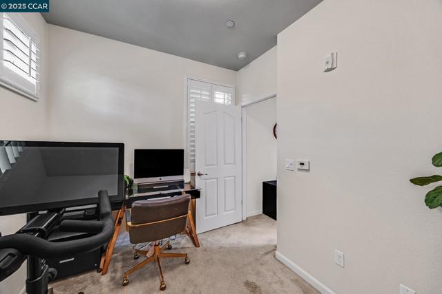 6939 Mariposa Cir, Dublin CA: https://media.crmls.org/mediaz/c2ebd121-20d3-47b2-a173-f95b20e6f5f6.jpg