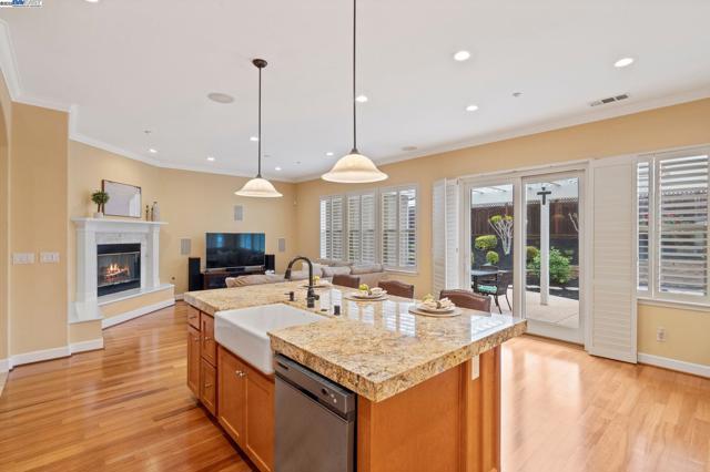 1646 Cascina Ct, Livermore CA: https://media.crmls.org/mediaz/c2ec39bd-fb9d-4f6b-a5c8-aeabafd85549.jpg