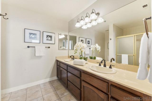 2445 Brant St, San Diego CA: https://media.crmls.org/mediaz/c2ec4045-d17e-41c7-bbeb-61e22283739a.jpg