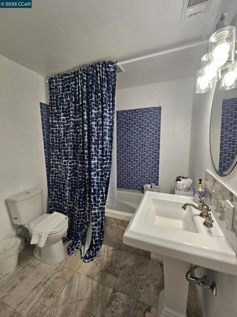 2785 Butters Dr, Oakland CA: https://media.crmls.org/mediaz/c2ec4d56-040c-4bde-8736-b28bf59b7296.jpg