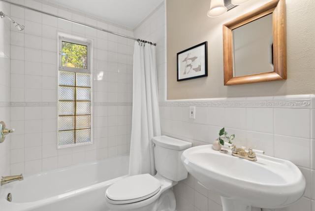 7919 Empire Grade, Santa Cruz CA: https://media.crmls.org/mediaz/c2ed69ec-2c10-4779-8592-c44c3121759c.jpg