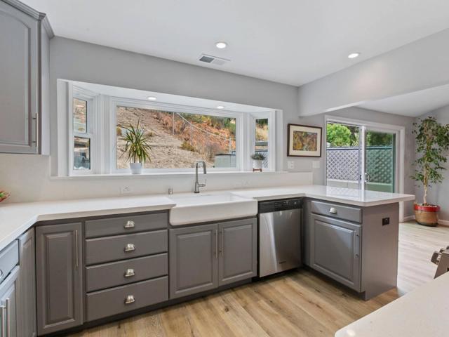 1415 LInda Mar Boulevard, Pacifica CA: https://media.crmls.org/mediaz/c2ede261-bb8f-4fac-b228-784452336ffe.jpg