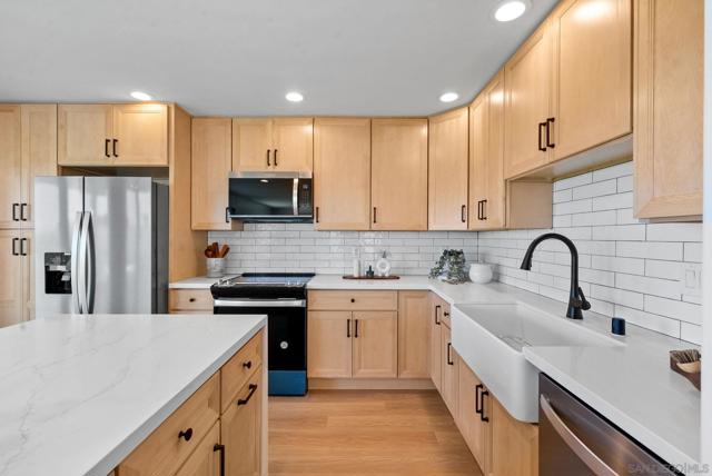 8396 High Winds, San Diego CA: https://media.crmls.org/mediaz/c2ee3298-c554-4684-b148-6555a3520aa1.jpg