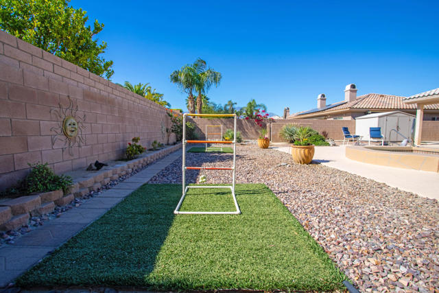 74119 Academy Lane E, Palm Desert, CA 92211