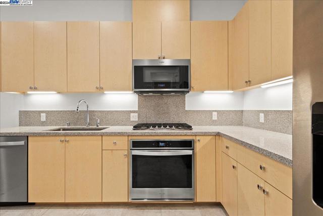 Image 4 of 37 For 45128 Warm Springs Blvd  251