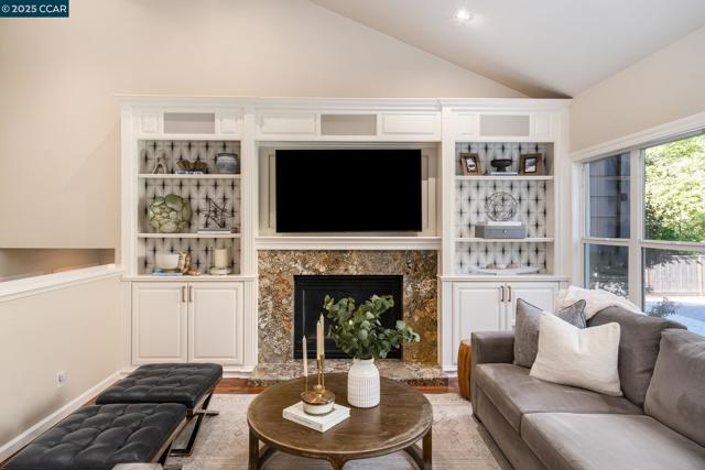 108 Shadewell Dr, Danville CA: https://media.crmls.org/mediaz/c2ef7ee2-9552-4d6c-9b17-06b50a3266ed.jpg