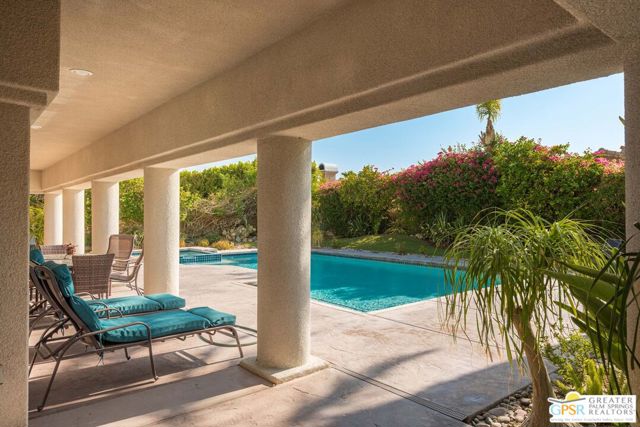 40840 Centennial Circle, Palm Desert CA: https://media.crmls.org/mediaz/c2ef80f2-c49b-4242-a42b-3b15d3daa398.jpg