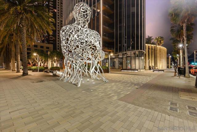 888 W E Street, San Diego CA: https://media.crmls.org/mediaz/c2f029ae-2452-4da5-9f12-4e1b8d37d29d.jpg