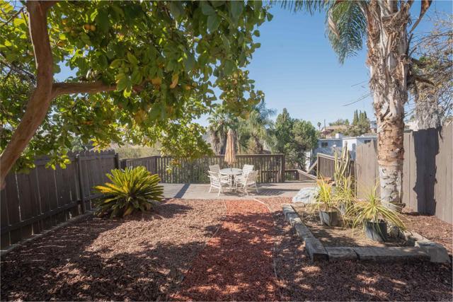 Detail Gallery Image 11 of 16 For 920 Galopago St, Spring Valley,  CA 91977 - 4 Beds | 2/1 Baths