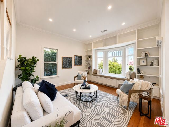 713 Bay Street photo 6