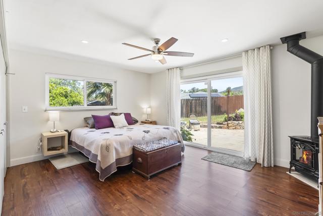 2824 Scenic View Rd, Alpine CA: https://media.crmls.org/mediaz/c2f0bb3e-102a-4ec2-9ff2-2fdcb9172117.jpg