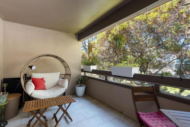 8880 Villa La Jolla Dr, La Jolla CA: https://media.crmls.org/mediaz/c2f1bc2e-0520-4b5c-a684-cb928a609c04.jpg
