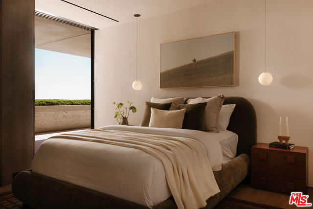 Drew Fenton | 684 Firth Avenue Los Angeles CA | MLS: 7726795