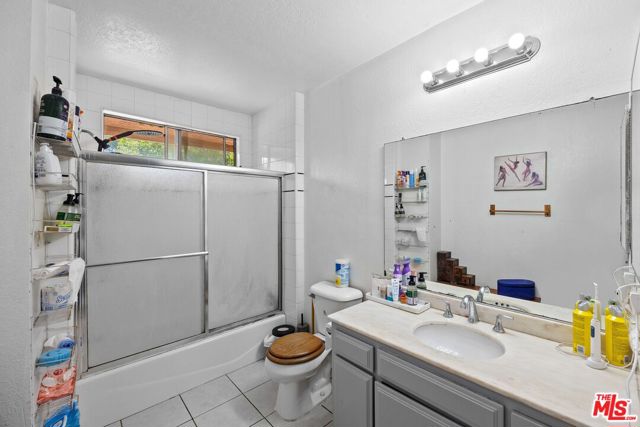 645 N Mc Cadden Place, Los Angeles CA: https://media.crmls.org/mediaz/c2f2b1f9-7a11-4781-bd79-6a0aeea45117.jpg