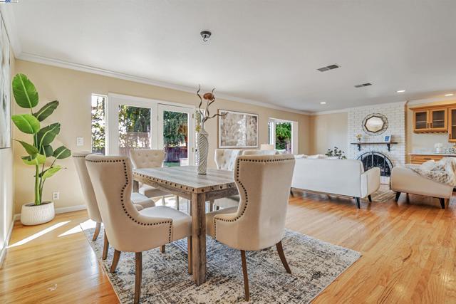 9694 Ashby way, San Ramon CA: https://media.crmls.org/mediaz/c2f2ba81-b201-4cb9-bbf9-17cdaf2d9984.jpg