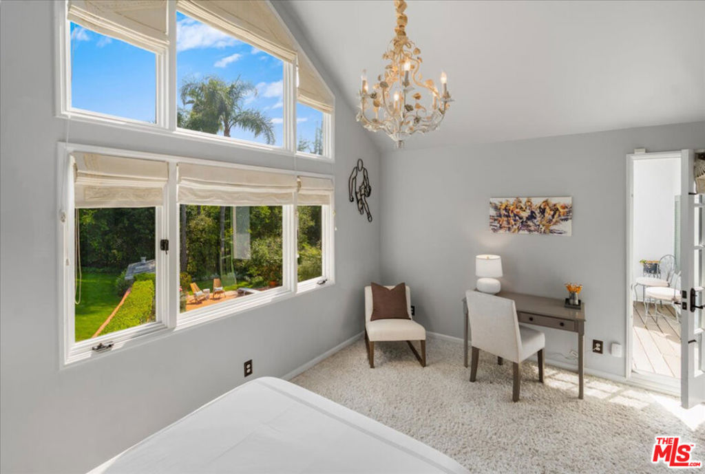 11818 Laurel Hills RoadStudio City img 1