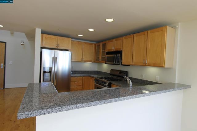Image 4 of 14 For 701 Minna St  12