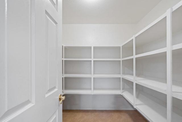 1091 Nez Perce Drive, Hollister CA: https://media.crmls.org/mediaz/c2f3e098-f2ef-4ba4-b1d3-f2059fc1843f.jpg