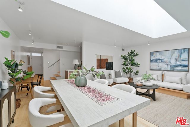 5806 Waring Avenue, Los Angeles CA: https://media.crmls.org/mediaz/c2f40810-1e2d-4087-8179-318dd27cae2f.jpg