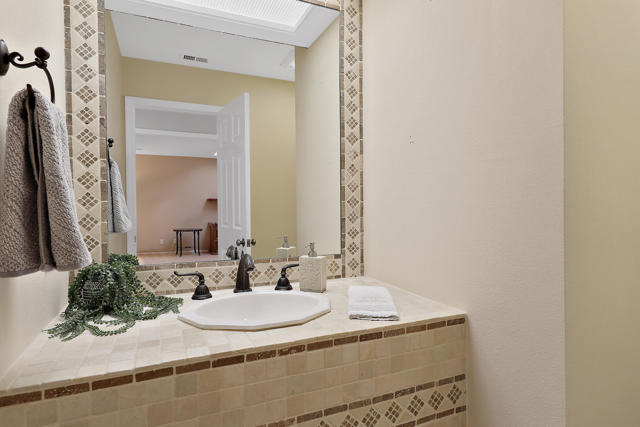 109 Deer Spring Way, Palm Desert, CA 92211
