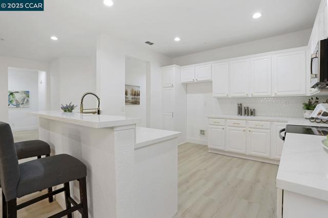 257 Red Mountain Drive, Cloverdale CA: https://media.crmls.org/mediaz/c2f47279-8e55-4593-8c07-3cc9bb1c6f63.jpg
