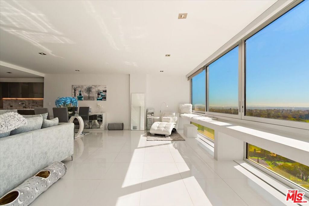 2222 Avenue Of The Stars #1203