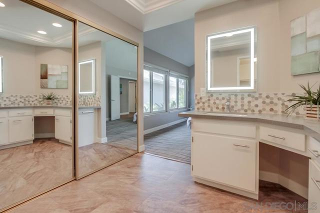 1315 Camino Linda Dr, San Marcos CA: https://media.crmls.org/mediaz/c2f5d86b-3c57-48c6-bd75-03afa4f7189a.jpg