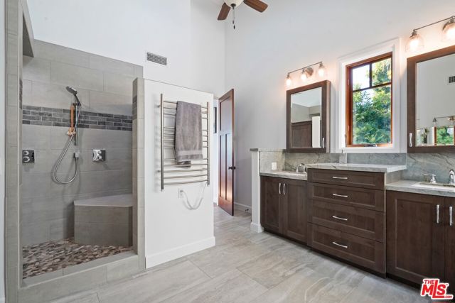 30119 Harvester Road, Malibu CA: https://media.crmls.org/mediaz/c2f752e4-515c-48cf-afc8-10c003b603e9.jpg