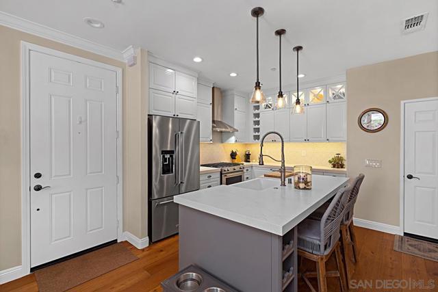 Image 13 of 54 For 2756 Bellezza Dr.