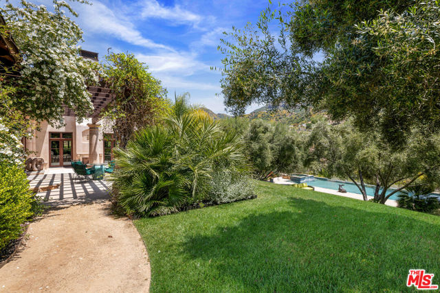 31823 Lobo Canyon Road, Agoura Hills CA: https://media.crmls.org/mediaz/c2f84d43-0659-410e-be5e-e383e3fc0e72.jpg