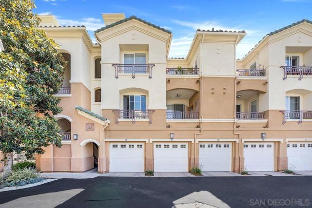 12362 Carmel Country Rd, San Diego CA: https://media.crmls.org/mediaz/c2f8e914-6e07-4e43-b7ec-6a4aa88950e1.jpg