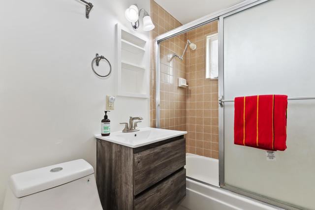 102 E Country Club Boulevard, Big Bear CA: https://media.crmls.org/mediaz/c2f9da65-6f37-482f-8cba-fe7a7e2c4b1e.jpg