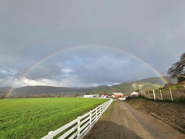 54800 Lonoak Road, King City CA: https://media.crmls.org/mediaz/c2fb3370-8ffd-4d17-9d78-88045416eec8.jpg