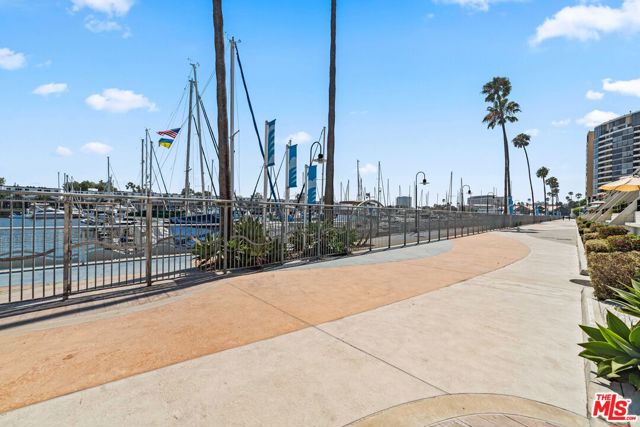 4316 Marina City Drive, Marina del Rey CA: https://media.crmls.org/mediaz/c2fb670e-b0d6-4093-99f7-ff4e40702975.jpg