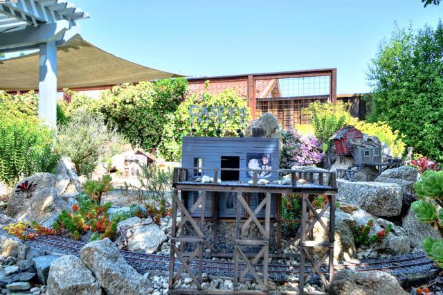 6291 Calle Fuego, Pleasanton CA: https://media.crmls.org/mediaz/c2fbbec8-99d3-445f-a9b8-2fa4832daad8.jpg
