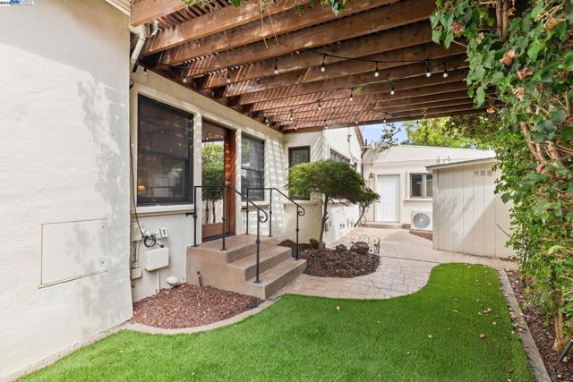 150 Ayer Ave, San Jose CA: https://media.crmls.org/mediaz/c2fcbfd9-dd00-4473-b4bf-11e12b28166e.jpg